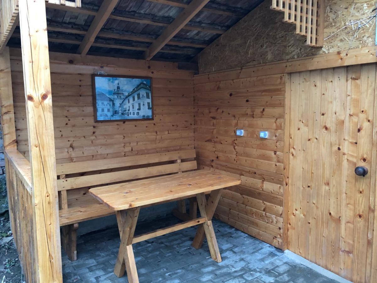 Toni Room Segesvár Kültér fotó